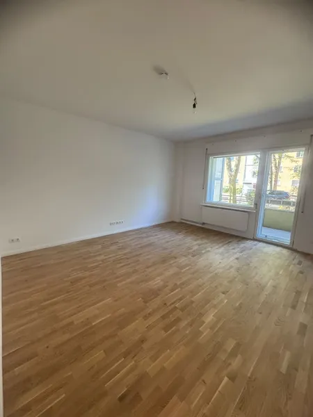 +SCHNELL EINZIEHEN+ 3-Raum Wohnung frisch renoviert — photo 1